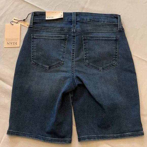 NWT NYDJ Ella Short with Side Seam Slits, Blue Well, Size 2 - Picture 3 of 4